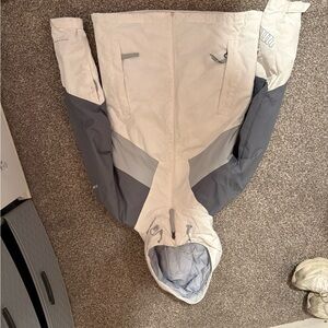 Columbia Women's White and Gray Ski Jacket